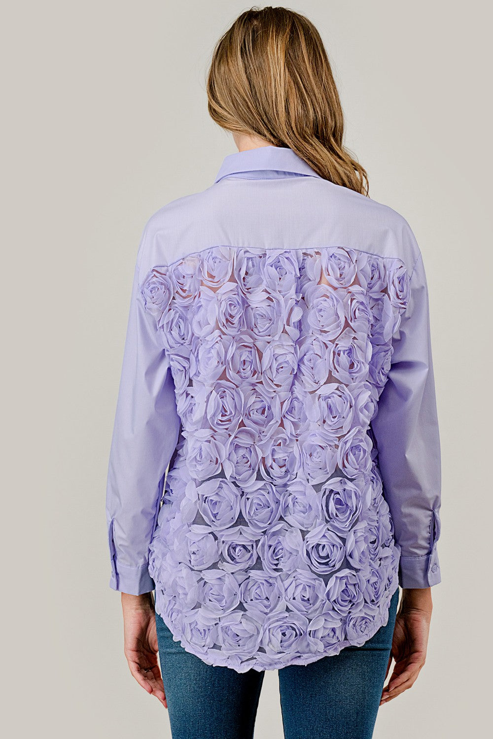 Camisa Lila con Espalda de Rosas 3D