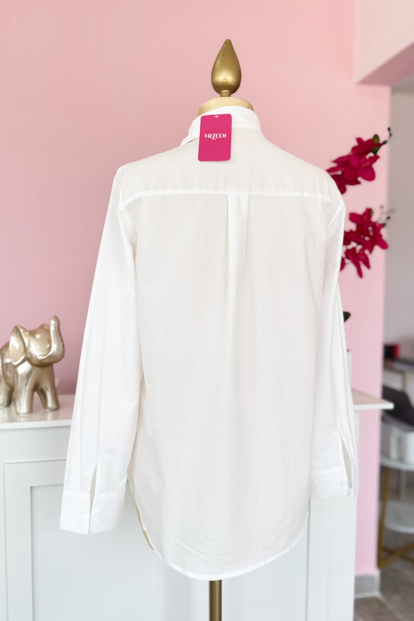 Camisa Blanca con Flores 3D y Cristales