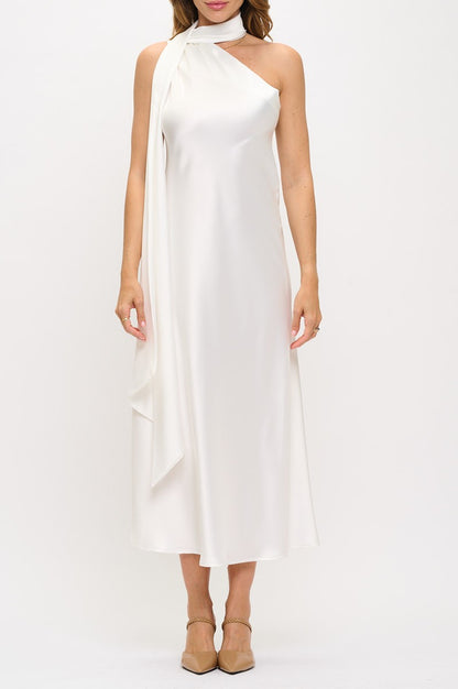 Vestido Satinado Blanco Asimétrico