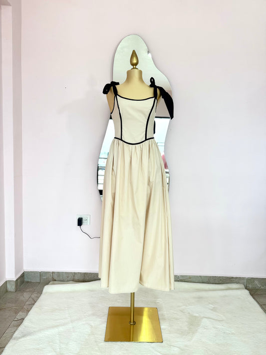 Vestido Midi Ivory con Lazos