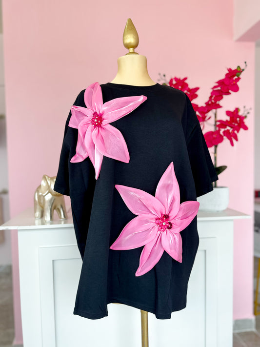 Blusa Oversize Negra con Flores 3D Rosa
