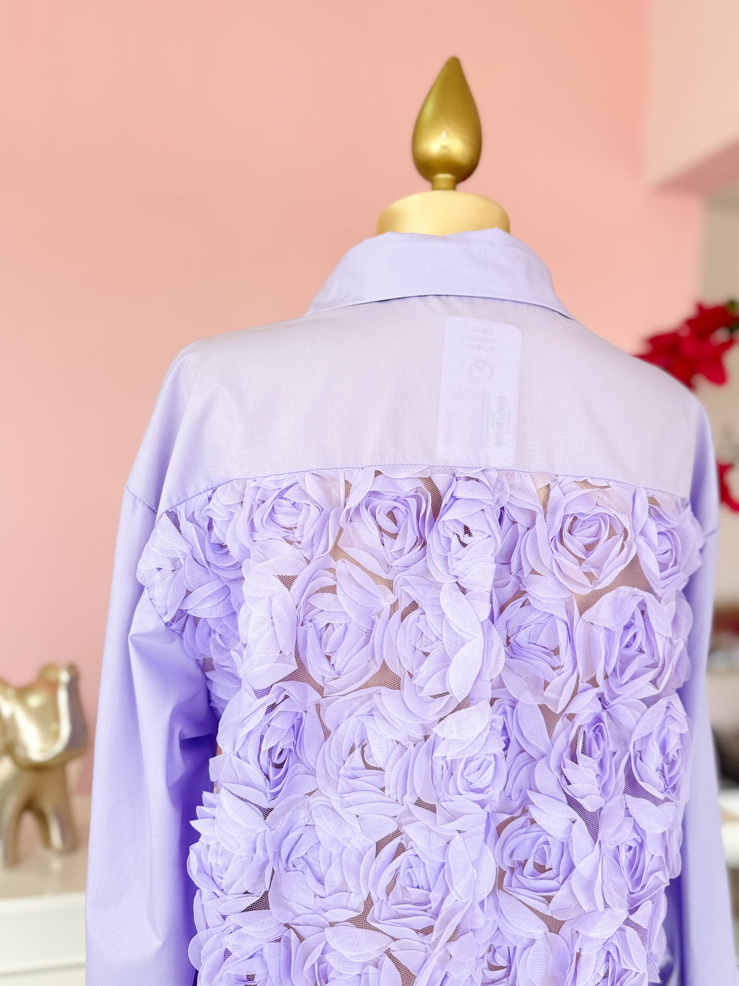 Camisa Lila con Espalda de Rosas 3D